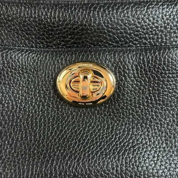 Coach Turn Lock Black Pebbled Leather Crossbody Shoulder Camera Bag - Picture 6 of 17